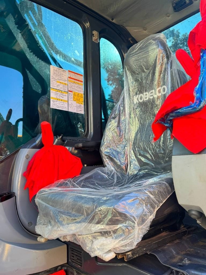 Kobelco SK 200 - حفارات زحافة: صور 3 Kobelco SK 200 - حفارات زحافة: صور 3