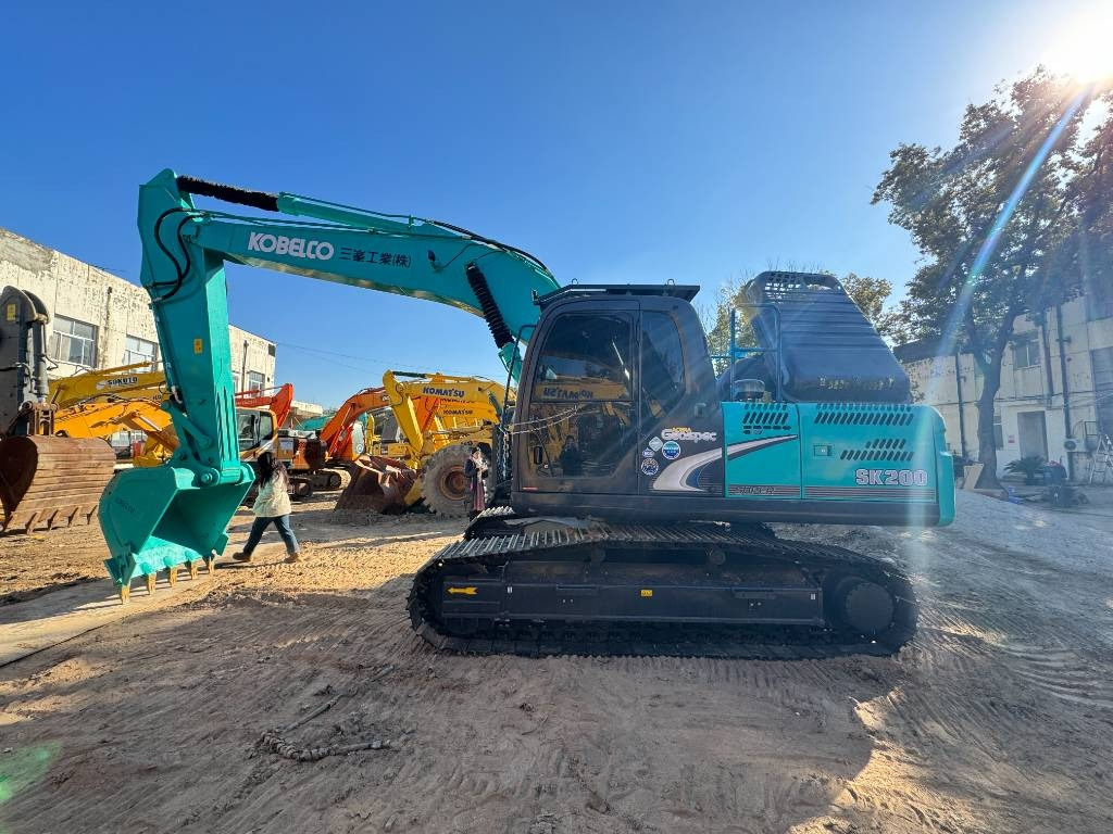 Kobelco SK 200 - حفارات زحافة: صور 1 Kobelco SK 200 - حفارات زحافة: صور 1