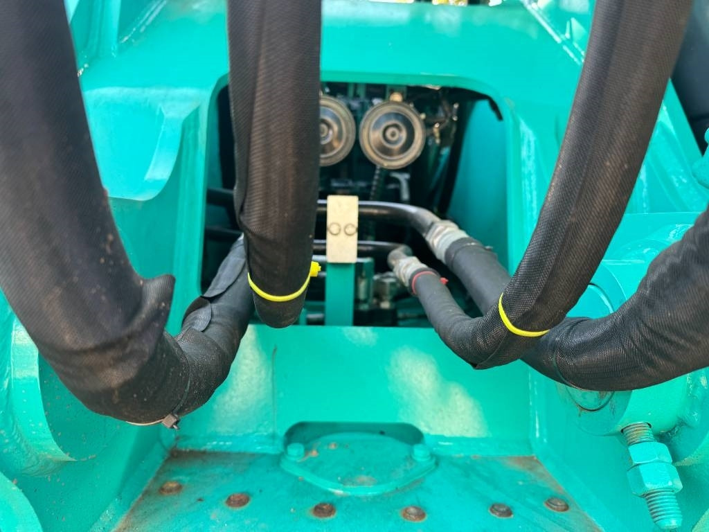 Kobelco SK 200 - حفارات زحافة: صور 4 Kobelco SK 200 - حفارات زحافة: صور 4