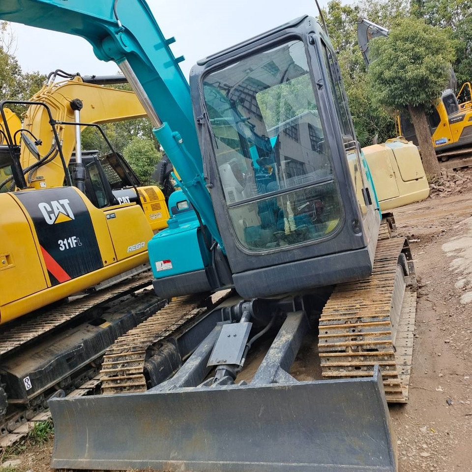 Kobelco SK 75 CSR - حفارات زحافة: صور 5 Kobelco SK 75 CSR - حفارات زحافة: صور 5