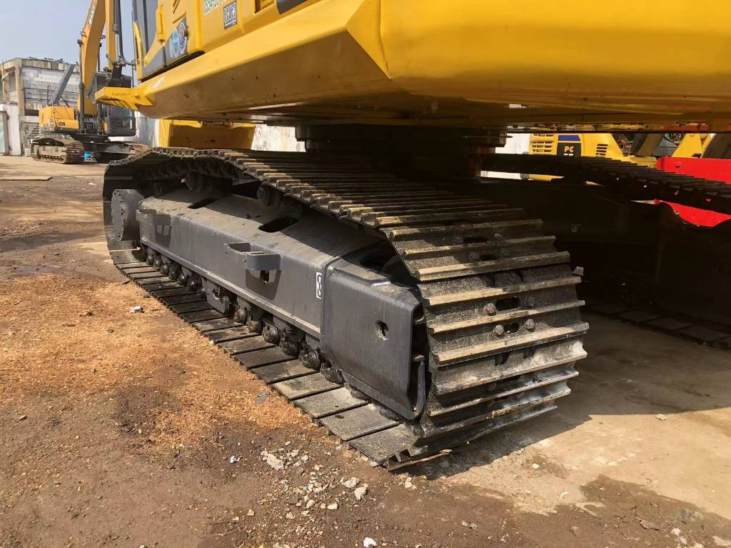 Komatsu PC 220-8 - حفارات زحافة: صور 3 Komatsu PC 220-8 - حفارات زحافة: صور 3