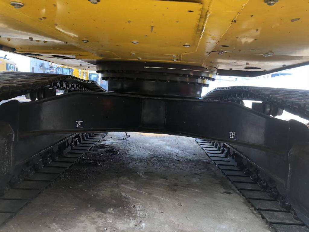 Komatsu PC 220-8 - حفارات زحافة: صور 5 Komatsu PC 220-8 - حفارات زحافة: صور 5