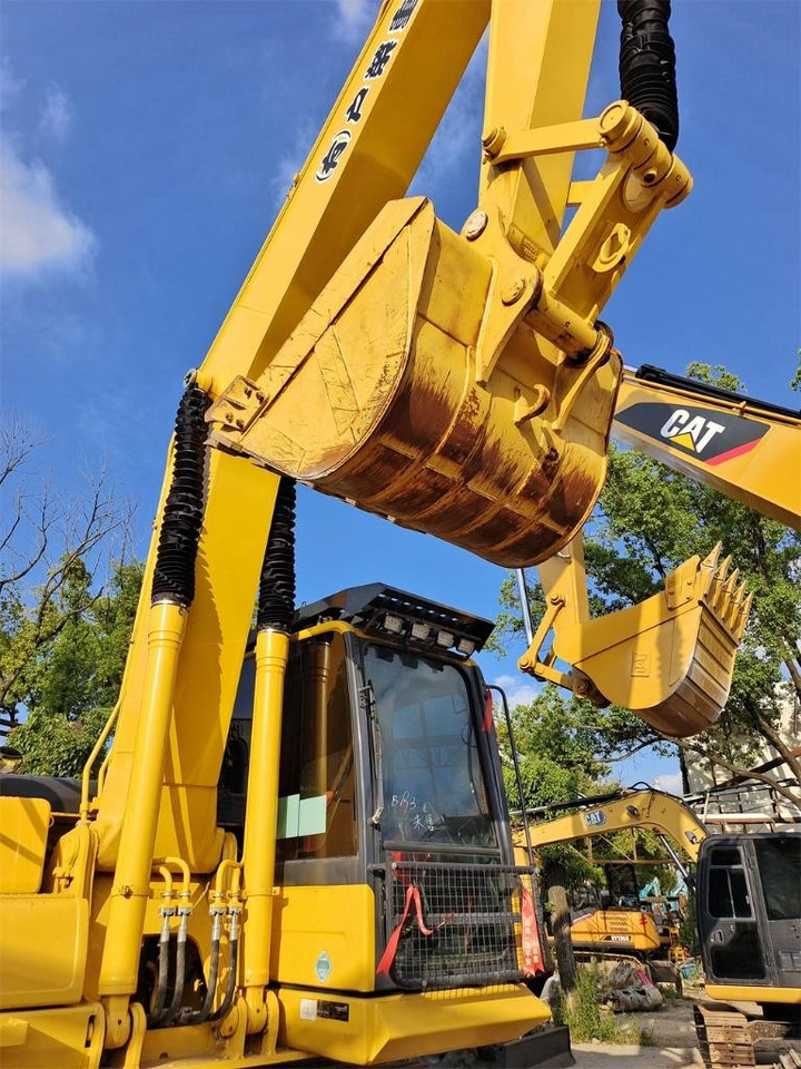 Komatsu PC 220 - حفارات زحافة: صور 3 Komatsu PC 220 - حفارات زحافة: صور 3
