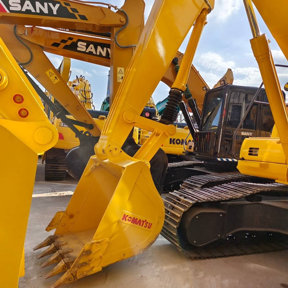 Komatsu PC 220 - حفارات زحافة: صور 4 Komatsu PC 220 - حفارات زحافة: صور 4