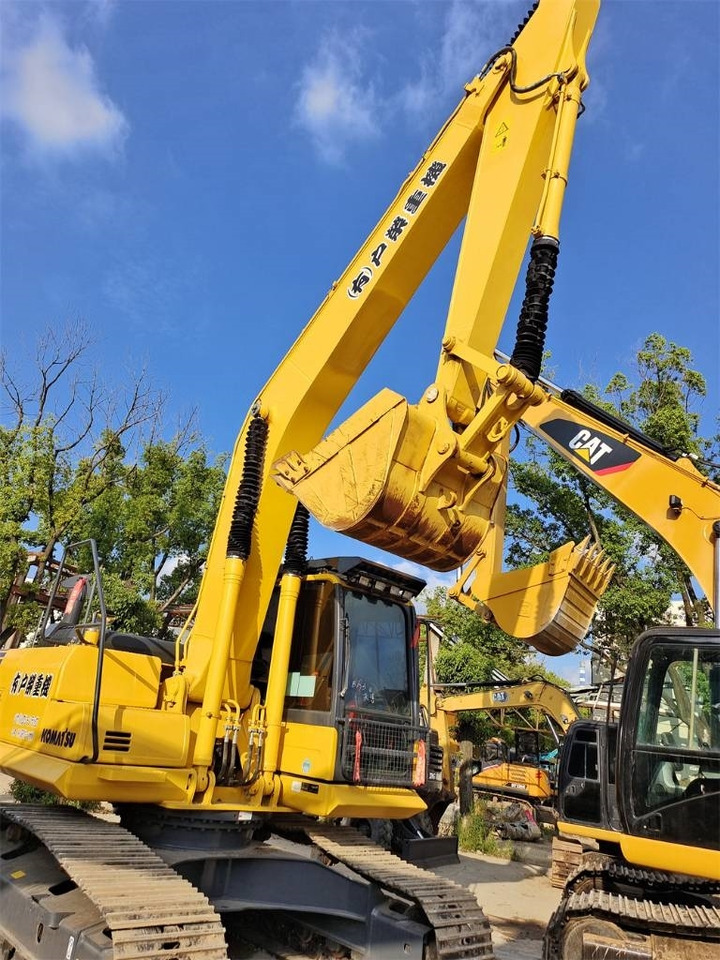 Komatsu PC 220 - حفارات زحافة: صور 2 Komatsu PC 220 - حفارات زحافة: صور 2
