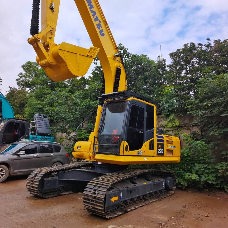 Komatsu PC 220 - حفارات زحافة: صور 2 Komatsu PC 220 - حفارات زحافة: صور 2