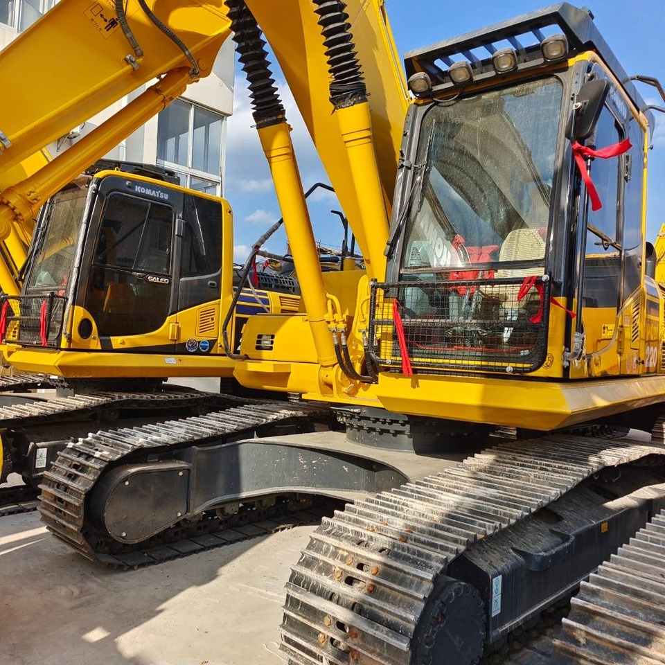 Komatsu PC 220 - حفارات زحافة: صور 2 Komatsu PC 220 - حفارات زحافة: صور 2