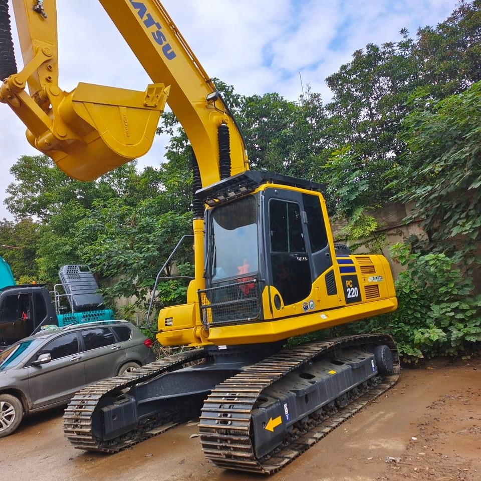 Komatsu PC 220 - حفارات زحافة: صور 5 Komatsu PC 220 - حفارات زحافة: صور 5