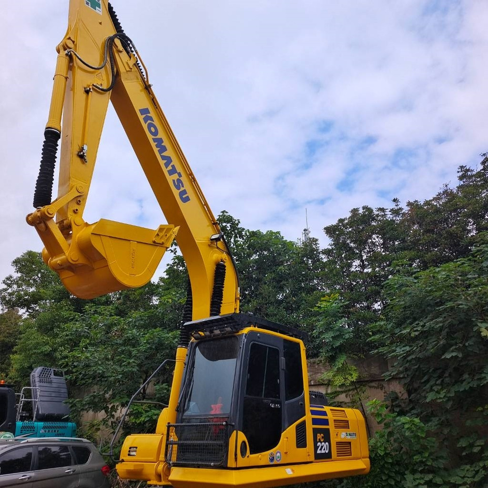 Komatsu PC 220 - حفارات زحافة: صور 3 Komatsu PC 220 - حفارات زحافة: صور 3