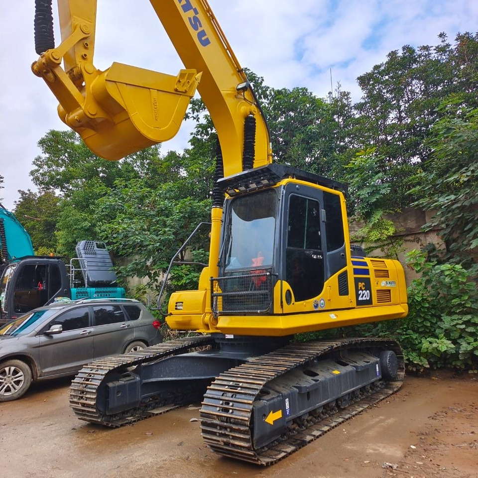 Komatsu PC 220 - حفارات زحافة: صور 4 Komatsu PC 220 - حفارات زحافة: صور 4