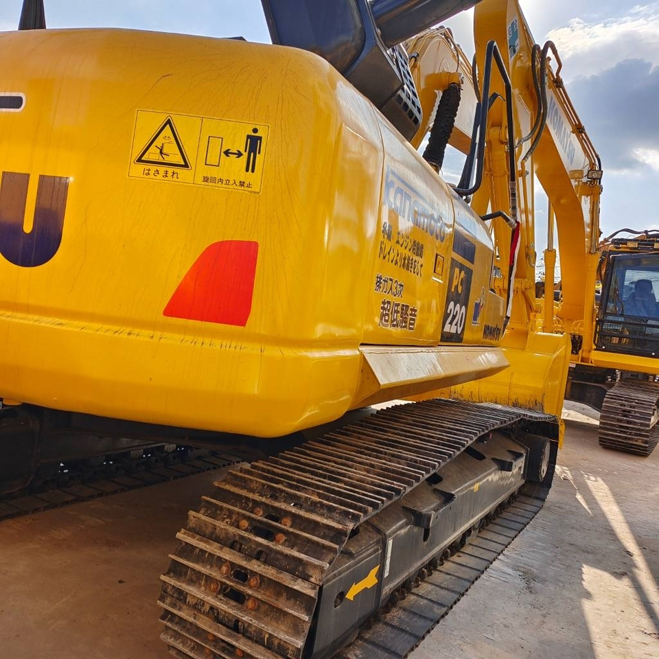 Komatsu PC 220 - حفارات زحافة: صور 5 Komatsu PC 220 - حفارات زحافة: صور 5