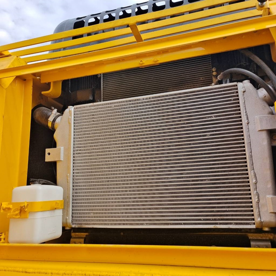 Komatsu PC 350 - حفارات زحافة: صور 5 Komatsu PC 350 - حفارات زحافة: صور 5