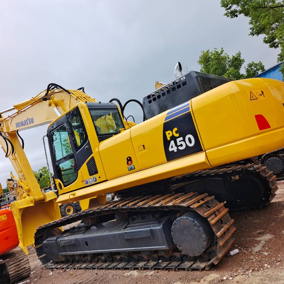 Komatsu PC 450 - حفارات زحافة: صور 1 Komatsu PC 450 - حفارات زحافة: صور 1