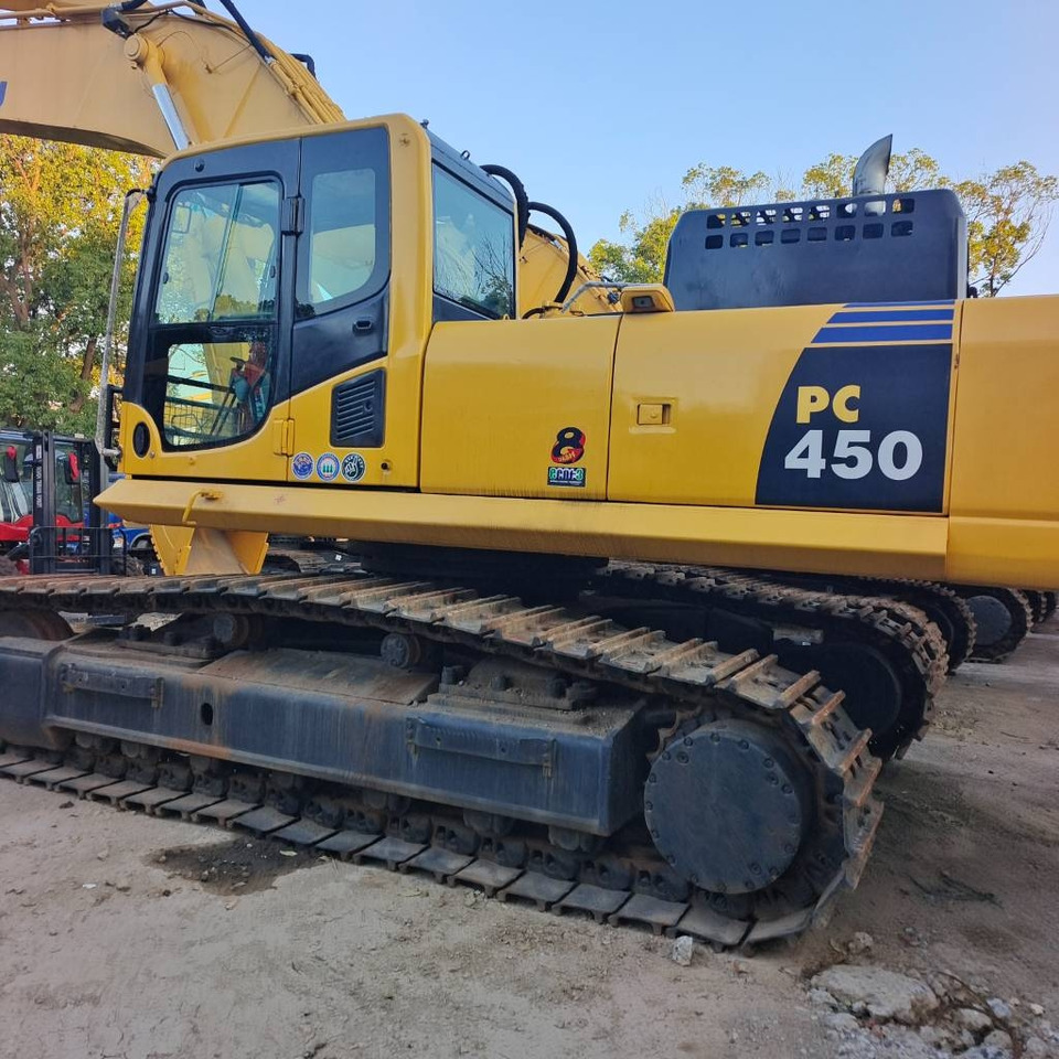 Komatsu PC 450 - حفارات زحافة: صور 1 Komatsu PC 450 - حفارات زحافة: صور 1