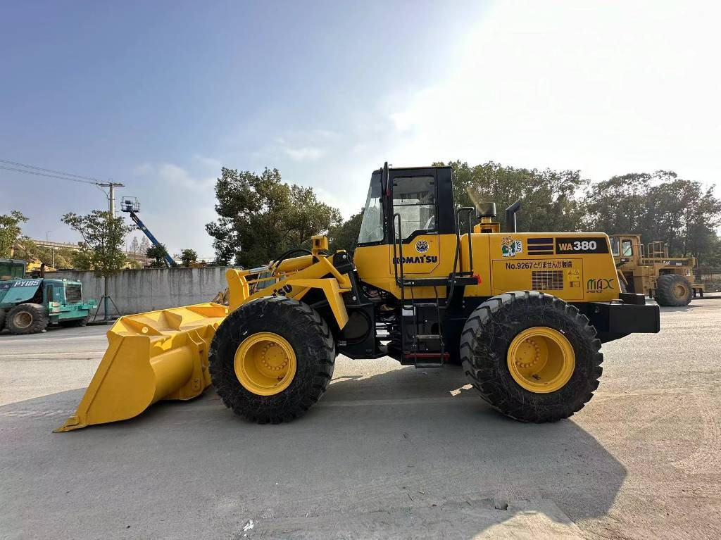 Komatsu WA 380 - اللودر بعجل: صور 1 Komatsu WA 380 - اللودر بعجل: صور 1