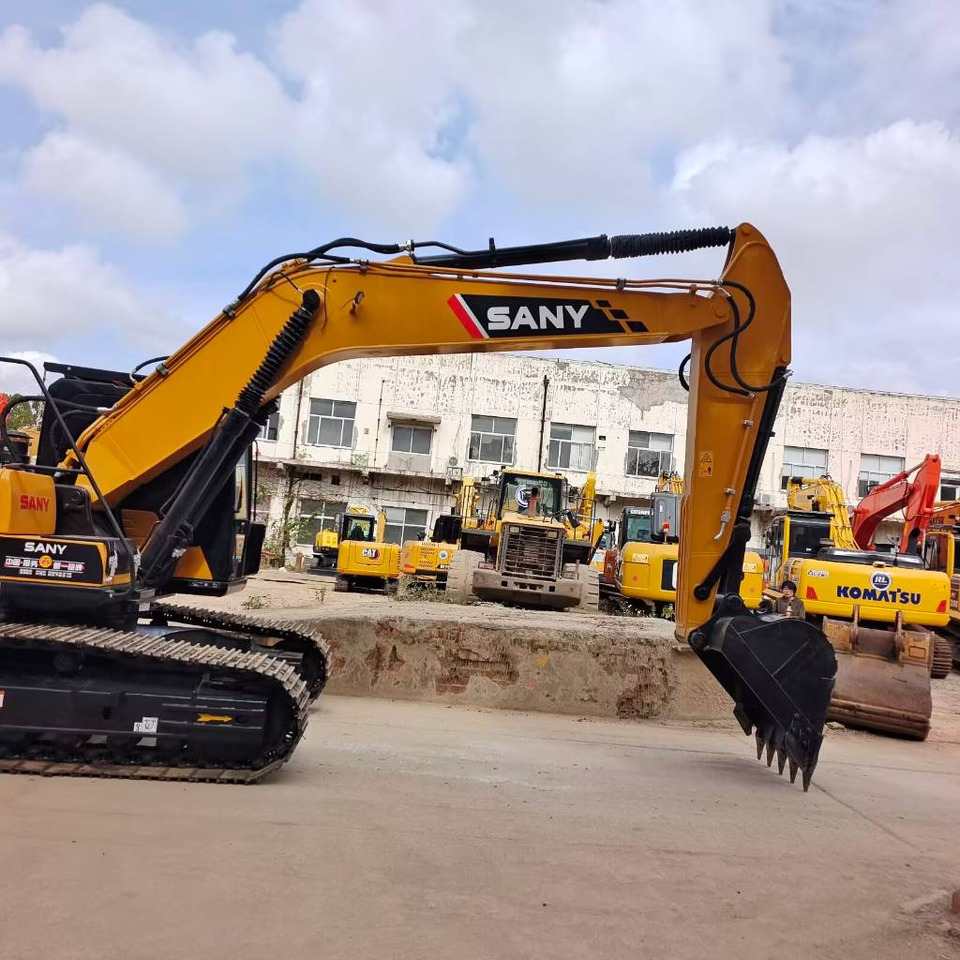 Sany SY 215 C-9 - حفارات زحافة: صور 2 Sany SY 215 C-9 - حفارات زحافة: صور 2