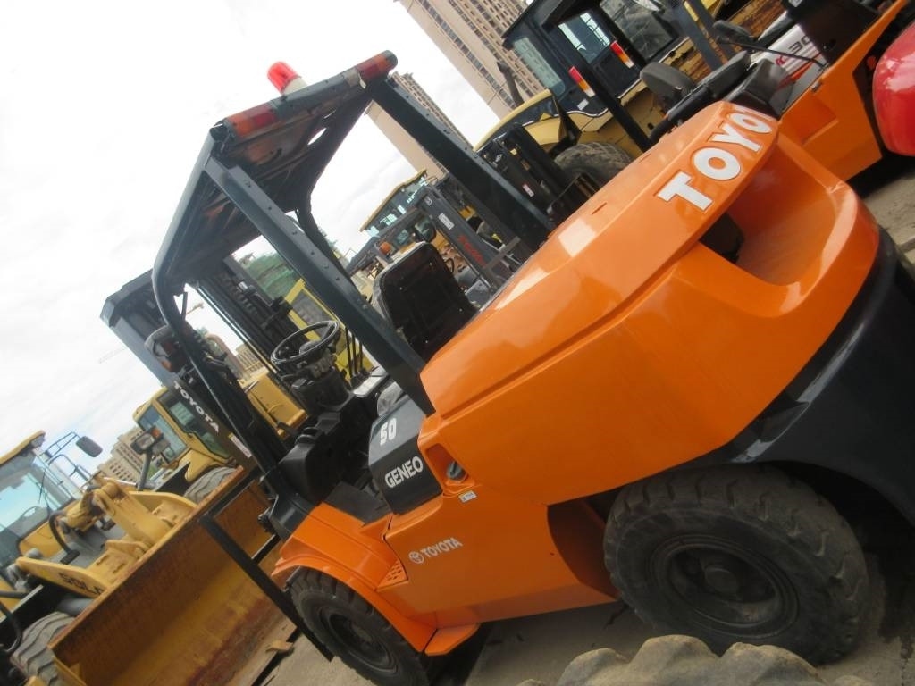 Toyota FD 50 - رافعة شوكية ديزل: صور 5 Toyota FD 50 - رافعة شوكية ديزل: صور 5