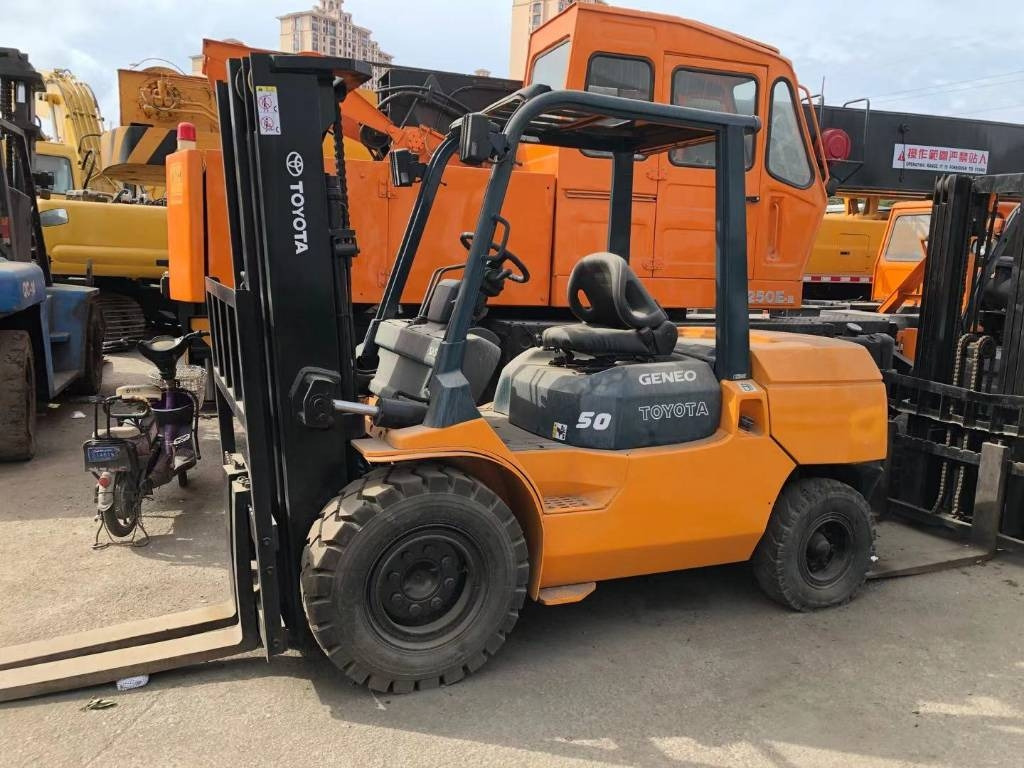 Toyota FD 50 - رافعة شوكية ديزل: صور 1 Toyota FD 50 - رافعة شوكية ديزل: صور 1