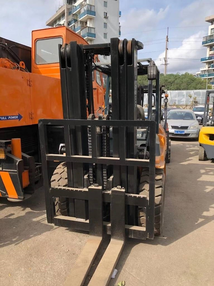 Toyota FD 50 - رافعة شوكية ديزل: صور 2 Toyota FD 50 - رافعة شوكية ديزل: صور 2