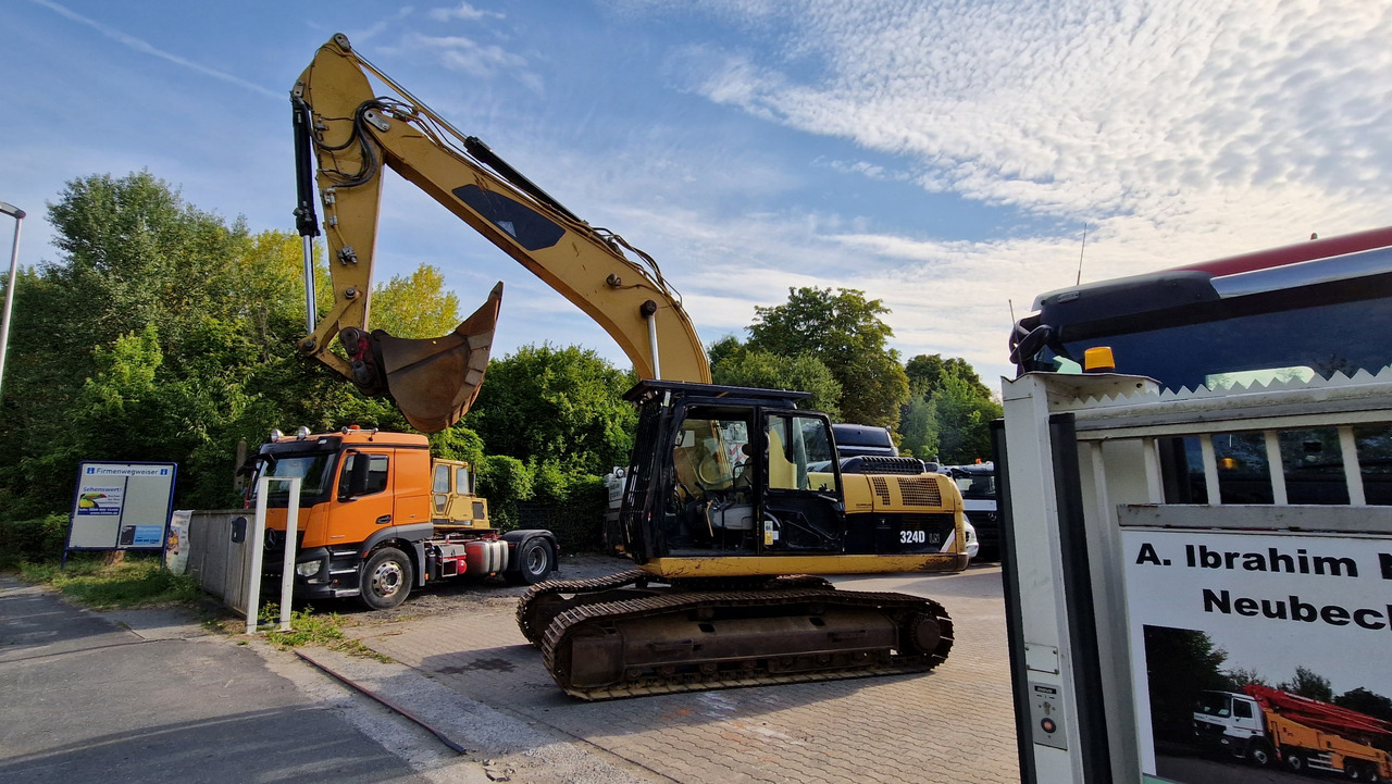 CAT 324 D Deutsche Maschine | Schnellwechsler | Löffel | Hammerhydraulik | 8016h original - حفارات زحافة: صور 1 CAT 324 D Deutsche Maschine | Schnellwechsler | Löffel | Hammerhydraulik | 8016h original - حفارات زحافة: صور 1