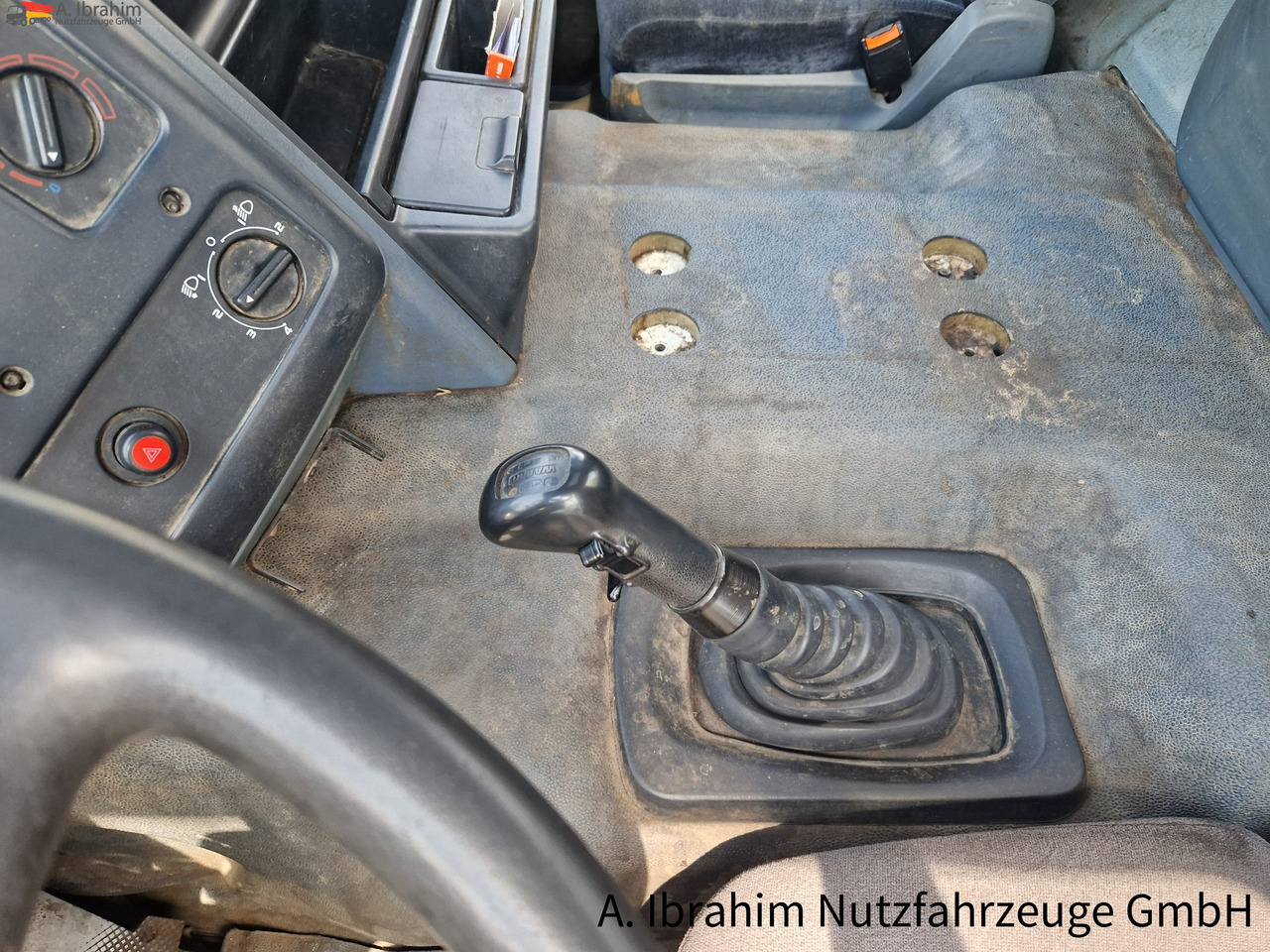 Daf CF 290 Wassertank 13500 L, Tank verzinkt Vorlauf- Lift- Lenkachse - شاحنة صهريج: صور 4 Daf CF 290 Wassertank 13500 L, Tank verzinkt Vorlauf- Lift- Lenkachse - شاحنة صهريج: صور 4