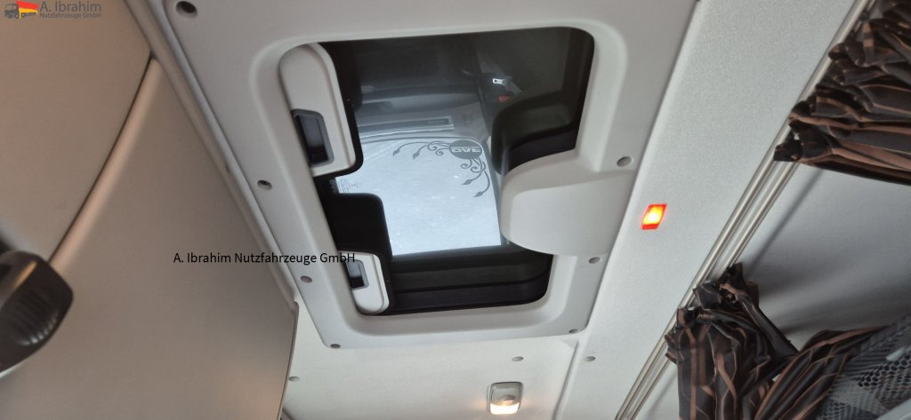 Daf XF 450 FAR 6x2, Liftachse Schiebeplane, Edscha - شاحنة ستارة: صور 4 Daf XF 450 FAR 6x2, Liftachse Schiebeplane, Edscha - شاحنة ستارة: صور 4