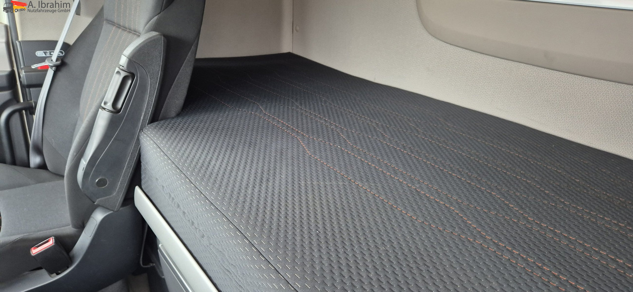 Daf XF 450 FAR Edscha Liftachse auch als Komplettzug !! - شاحنة ستارة: صور 3 Daf XF 450 FAR Edscha Liftachse auch als Komplettzug !! - شاحنة ستارة: صور 3