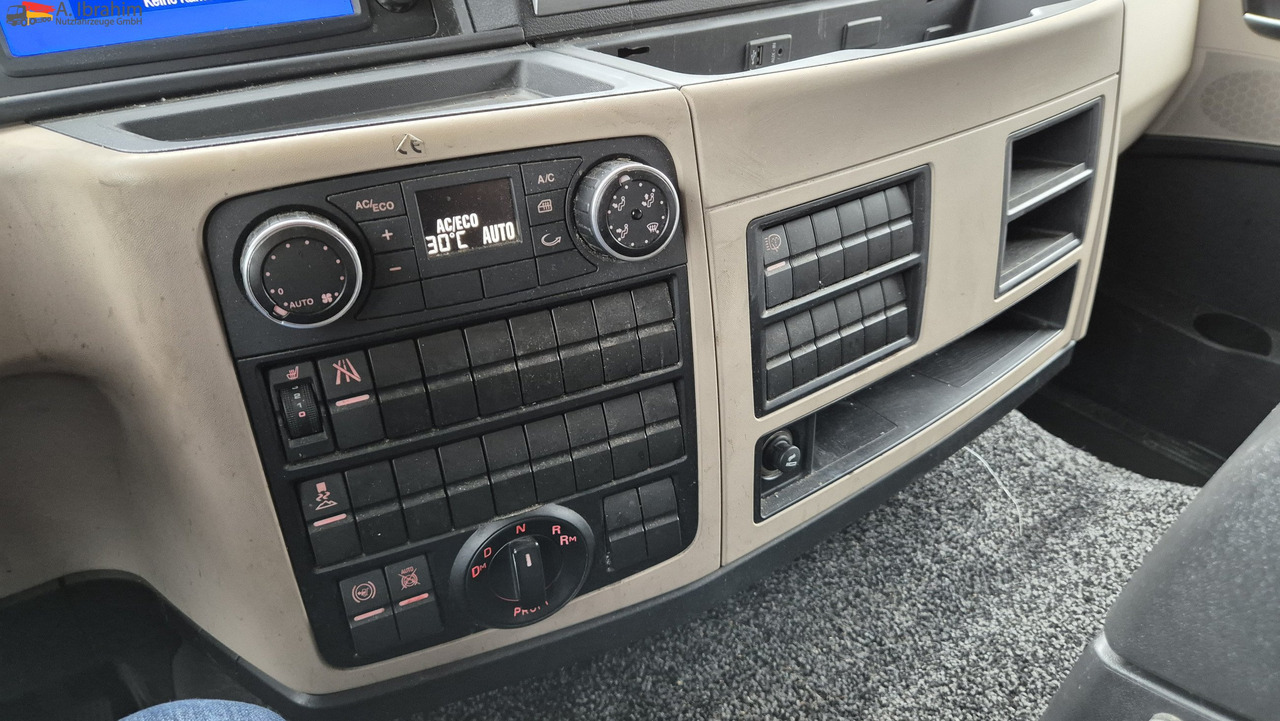 MAN 8.250 7,30 m Koffer, Navi, Topzustand - الشاحنات الصغيرة صندوق مغلق: صور 3 MAN 8.250 7,30 m Koffer, Navi, Topzustand - الشاحنات الصغيرة صندوق مغلق: صور 3