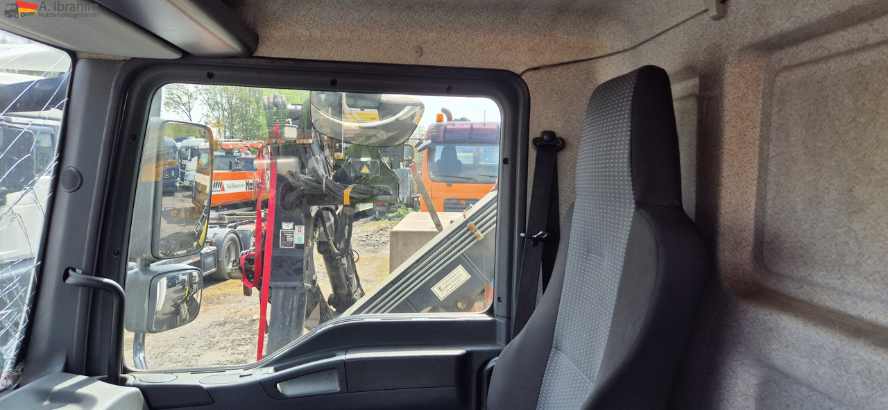 MAN TGL 8.150 4X2 BL Unfallschaden bedingt fahrbereit, Motor ok - الشاحنات الصغيرة: صور 3 MAN TGL 8.150 4X2 BL Unfallschaden bedingt fahrbereit, Motor ok - الشاحنات الصغيرة: صور 3