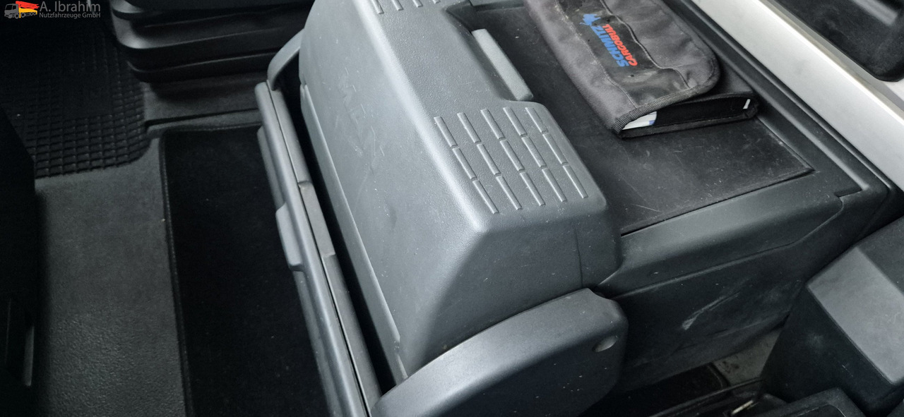 MAN TGX 18.400 Retarder, Klima, Kipphydraulik - شاحنة جرار: صور 4 MAN TGX 18.400 Retarder, Klima, Kipphydraulik - شاحنة جرار: صور 4