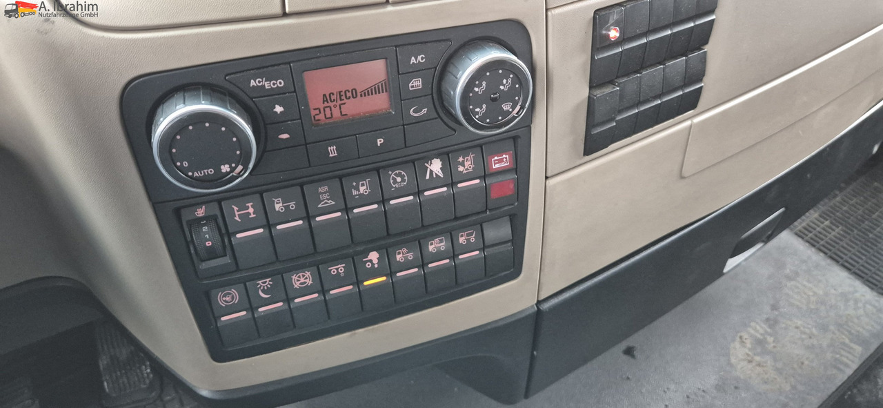 MAN TGX 26.460 Vario-Rahmen deutsches Fahrzeug. ohne Wechselbrücke - شاحنة ستارة: صور 2 MAN TGX 26.460 Vario-Rahmen deutsches Fahrzeug. ohne Wechselbrücke - شاحنة ستارة: صور 2