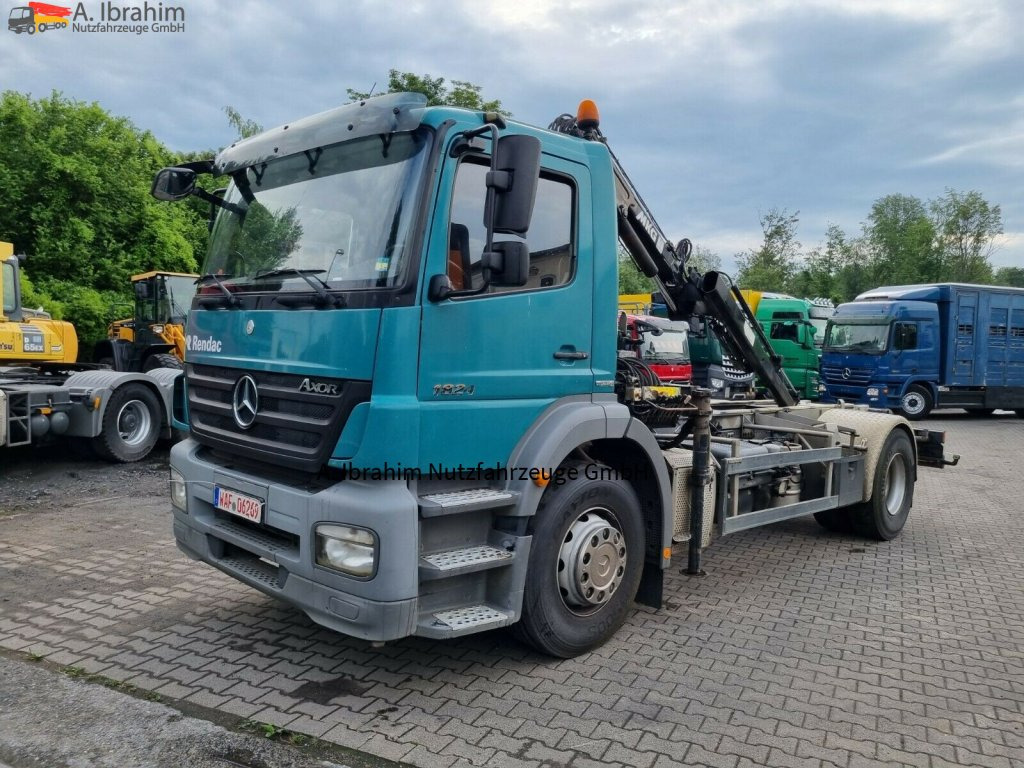 Mercedes-Benz 1824 DB 1824 Kipphydraulik, Kran MKG - قلابات, شاحنة كرين: صور 1 Mercedes-Benz 1824 DB 1824 Kipphydraulik, Kran MKG - قلابات, شاحنة كرين: صور 1