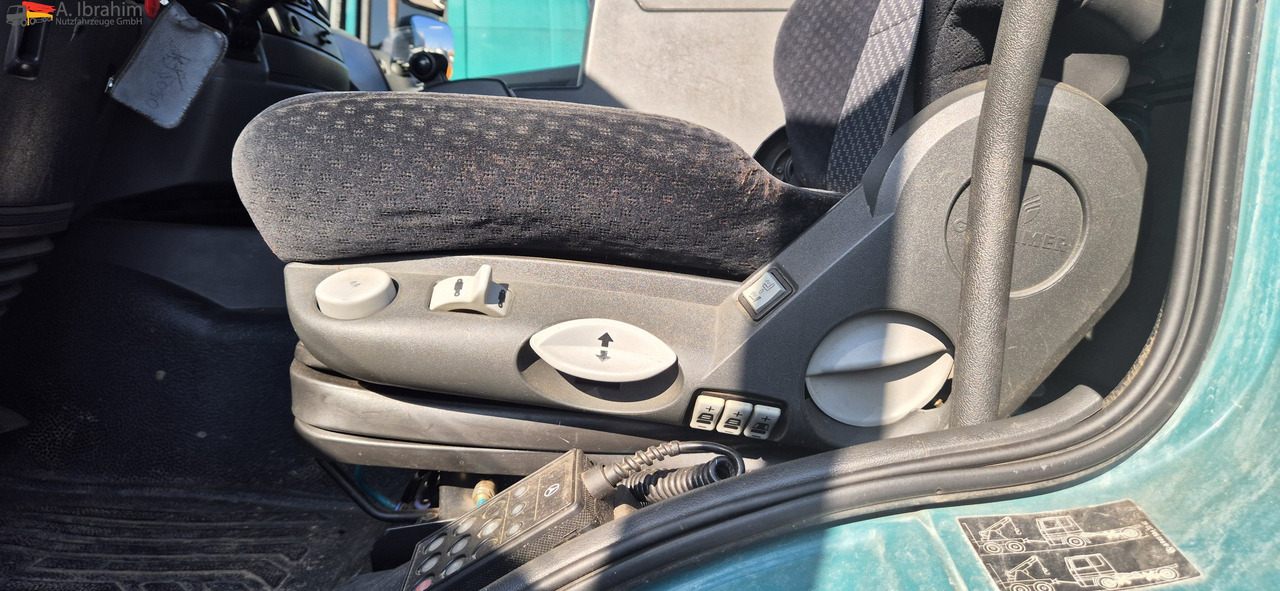 Mercedes-Benz 1824 Kipper Kran, Edelstahlaufbau Tierentsorgung - قلابات, شاحنة كرين: صور 4 Mercedes-Benz 1824 Kipper Kran, Edelstahlaufbau Tierentsorgung - قلابات, شاحنة كرين: صور 4