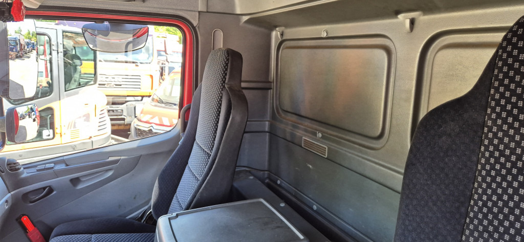 Mercedes-Benz 1829L Staplerhalterung, , Schiebeplane - شاحنة ستارة: صور 5 Mercedes-Benz 1829L Staplerhalterung, , Schiebeplane - شاحنة ستارة: صور 5