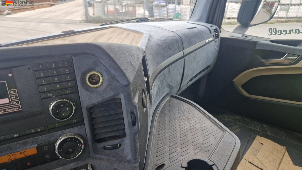 Mercedes-Benz 1845 Kipphydraulik - شاحنة جرار: صور 3 Mercedes-Benz 1845 Kipphydraulik - شاحنة جرار: صور 3