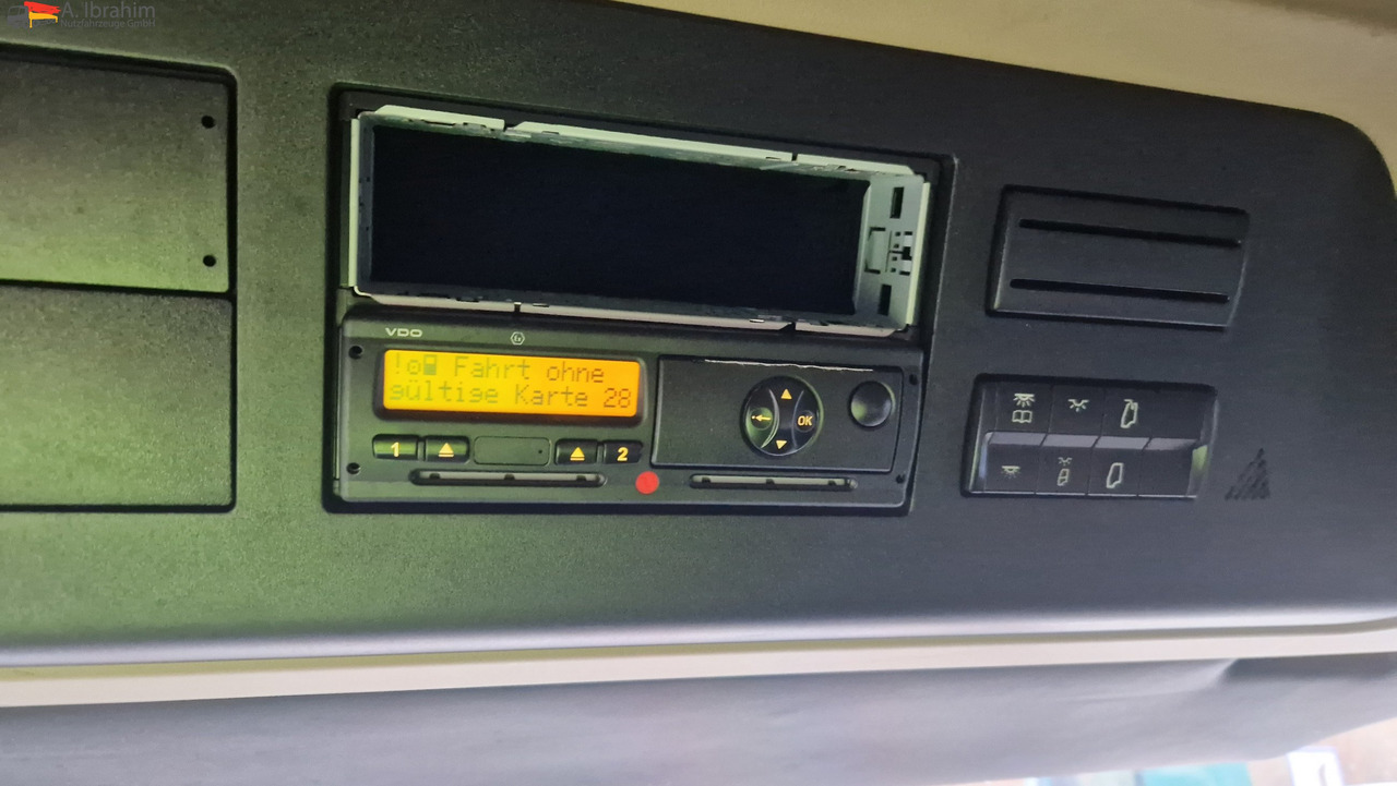 Mercedes-Benz 1845 Retarder Klima, Kühlschrank Edscha, Retarder, LBW, Zustand gut - شاحنة ستارة: صور 4 Mercedes-Benz 1845 Retarder Klima, Kühlschrank Edscha, Retarder, LBW, Zustand gut - شاحنة ستارة: صور 4