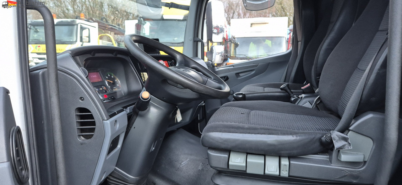 Mercedes-Benz 816L LBW, Blatt gefedert - الشاحنات الصغيرة صندوق مغلق: صور 5 Mercedes-Benz 816L LBW, Blatt gefedert - الشاحنات الصغيرة صندوق مغلق: صور 5