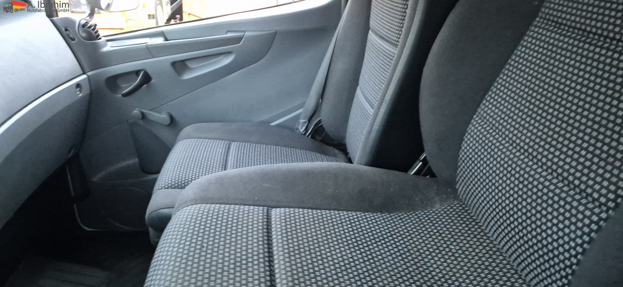 Mercedes-Benz 816L LBW, Blatt gefedert - الشاحنات الصغيرة صندوق مغلق: صور 4 Mercedes-Benz 816L LBW, Blatt gefedert - الشاحنات الصغيرة صندوق مغلق: صور 4