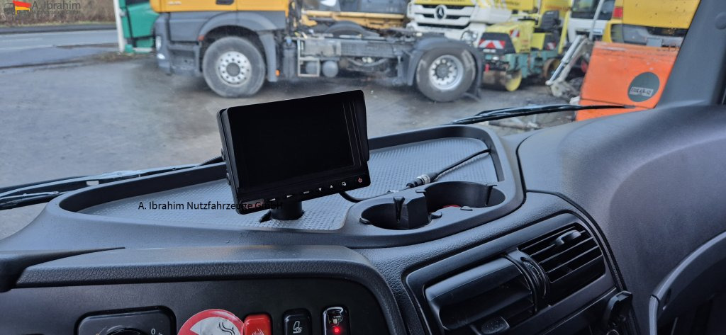 Mercedes-Benz 816L LBW, Blatt gefedert - الشاحنات الصغيرة صندوق مغلق: صور 2 Mercedes-Benz 816L LBW, Blatt gefedert - الشاحنات الصغيرة صندوق مغلق: صور 2