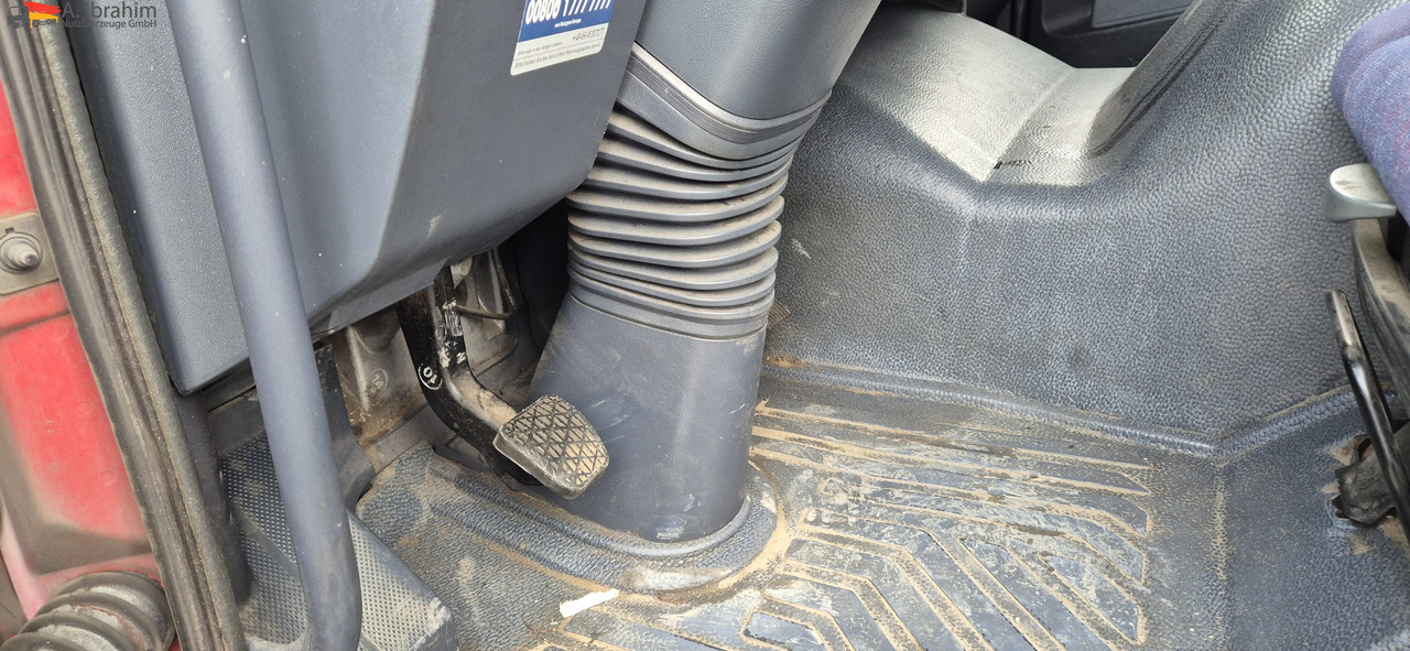 Mercedes-Benz 823 LBW | Radstand 4900 mm | 7.2 m Pritsche Klima | 3 Pedals - الشاحنات الصغيرة ستائر: صور 4 Mercedes-Benz 823 LBW | Radstand 4900 mm | 7.2 m Pritsche Klima | 3 Pedals - الشاحنات الصغيرة ستائر: صور 4