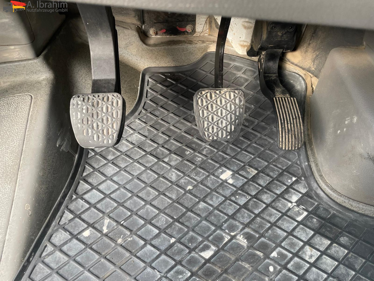 Mercedes-Benz Sprinter DB 319 CDI Geschlossen Kasten | 15 m³ | V6 | 4.5 m Radstand - فان: صور 2 Mercedes-Benz Sprinter DB 319 CDI Geschlossen Kasten | 15 m³ | V6 | 4.5 m Radstand - فان: صور 2