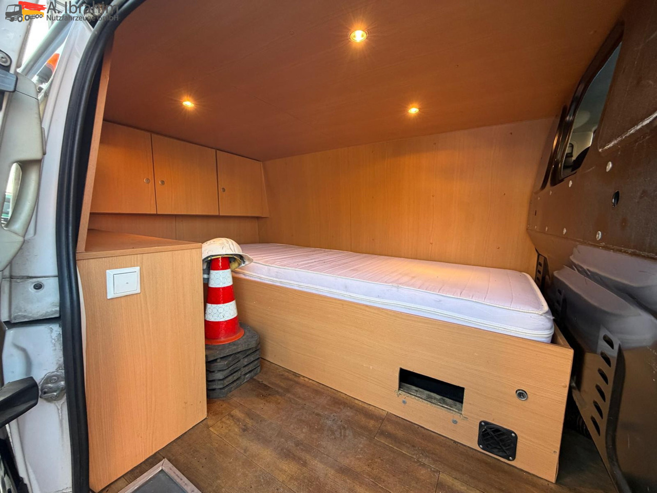 Mercedes-Benz Vito 116 CDI Standheizung | BF 3 | GST Anlage - شاحنات طعام: صور 5 Mercedes-Benz Vito 116 CDI Standheizung | BF 3 | GST Anlage - شاحنات طعام: صور 5