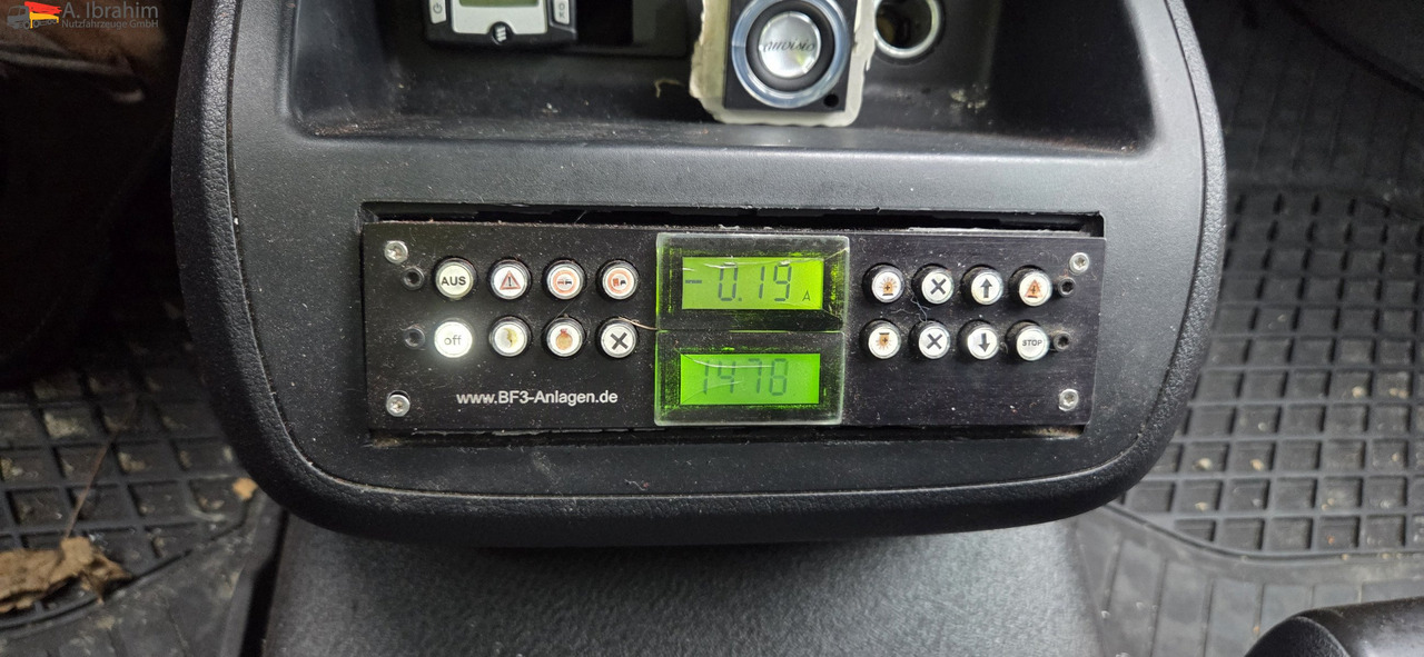 Mercedes-Benz Vito Tourer BF 3-GST Zeichen Anlage 3050 kg zzGw - شاحنات طعام: صور 4 Mercedes-Benz Vito Tourer BF 3-GST Zeichen Anlage 3050 kg zzGw - شاحنات طعام: صور 4