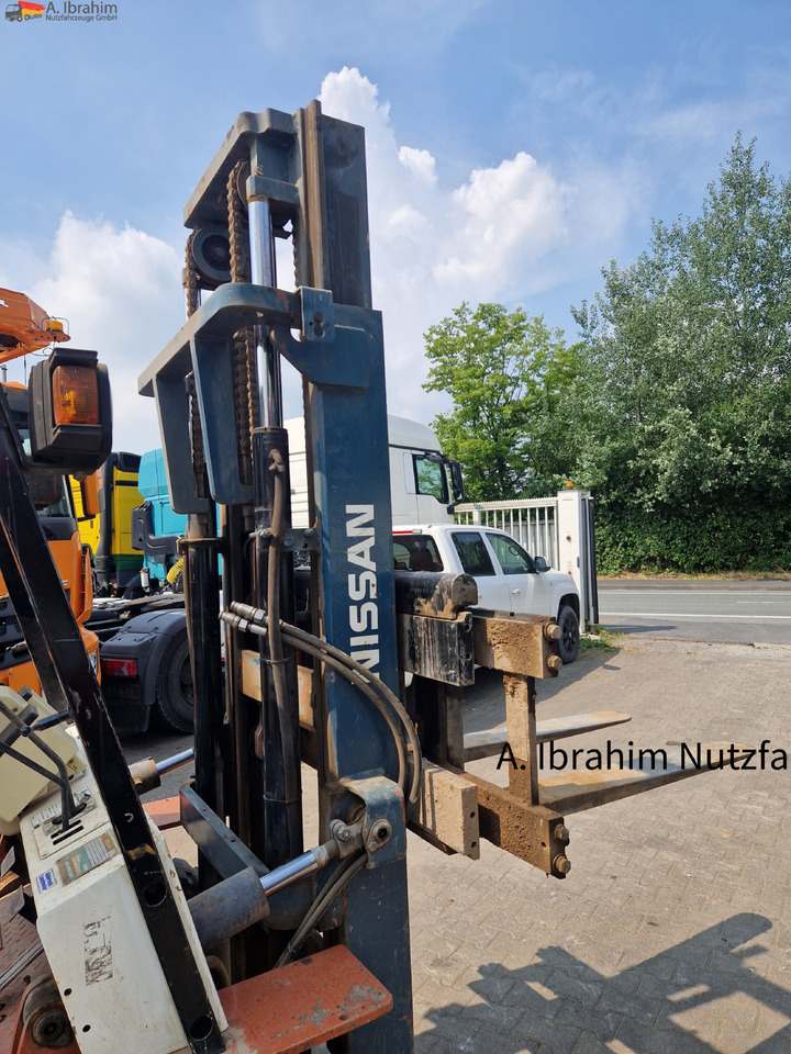 Nissan BF 03-40 4t Stapler - رافعة شوكية: صور 4 Nissan BF 03-40 4t Stapler - رافعة شوكية: صور 4
