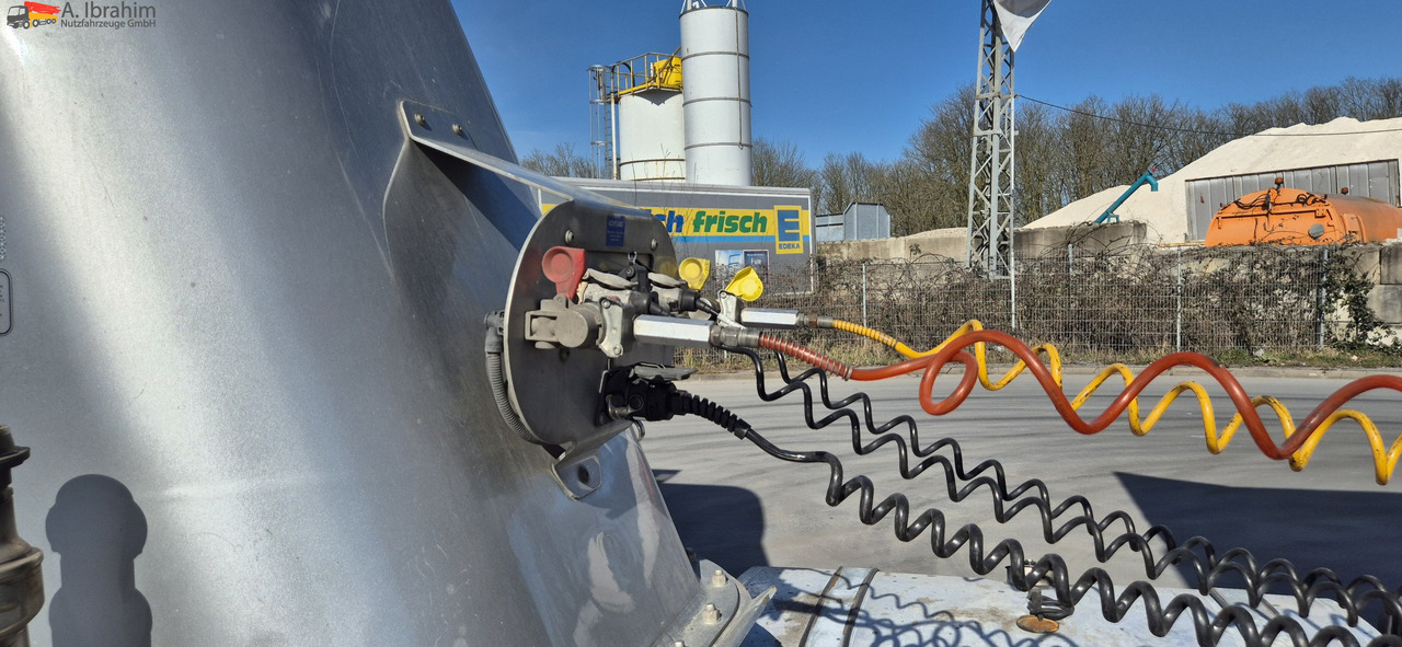 O.M.E.P.S Unfall, voll fahrbereit 35 cbm - بلكر: صور 2 O.M.E.P.S Unfall, voll fahrbereit 35 cbm - بلكر: صور 2