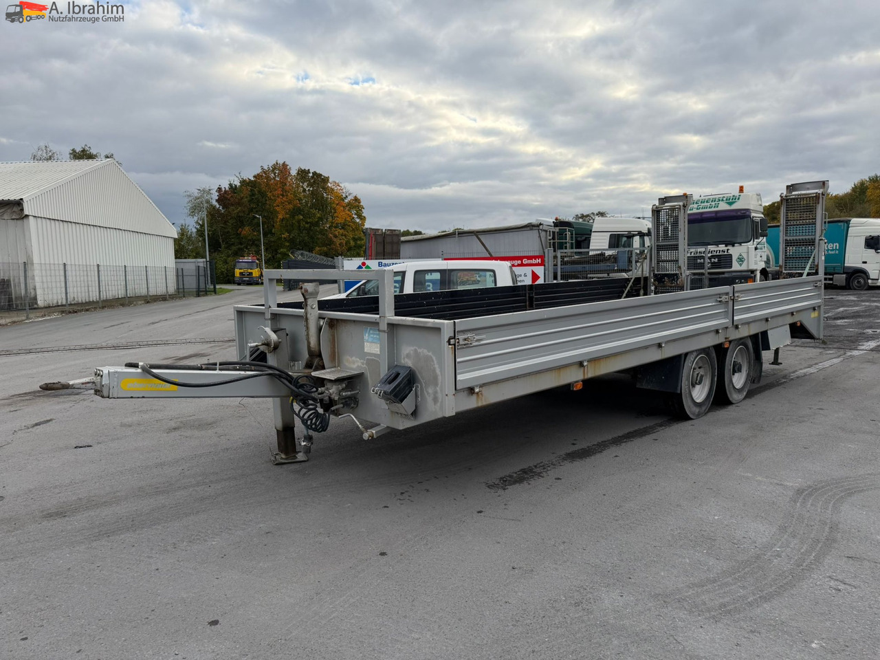 Obermaier TUE110 SDAH Tieflader | | Trommelbremse | Rampen | 7.2 Plattform | Stützfuß vorne - عربة مسطحة منخفضة مقطورة: صور 1 Obermaier TUE110 SDAH Tieflader | | Trommelbremse | Rampen | 7.2 Plattform | Stützfuß vorne - عربة مسطحة منخفضة مقطورة: صور 1