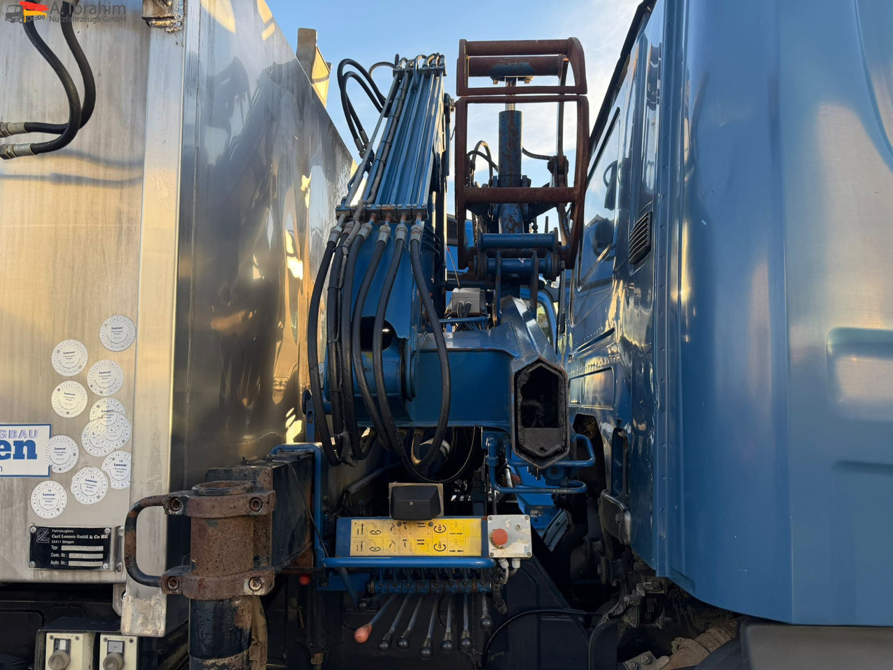 Scania B4X2 Edelstahlkipper für Tierkörperbeseitigung Kran MKG - شاحنة القمامة: صور 5 Scania B4X2 Edelstahlkipper für Tierkörperbeseitigung Kran MKG - شاحنة القمامة: صور 5