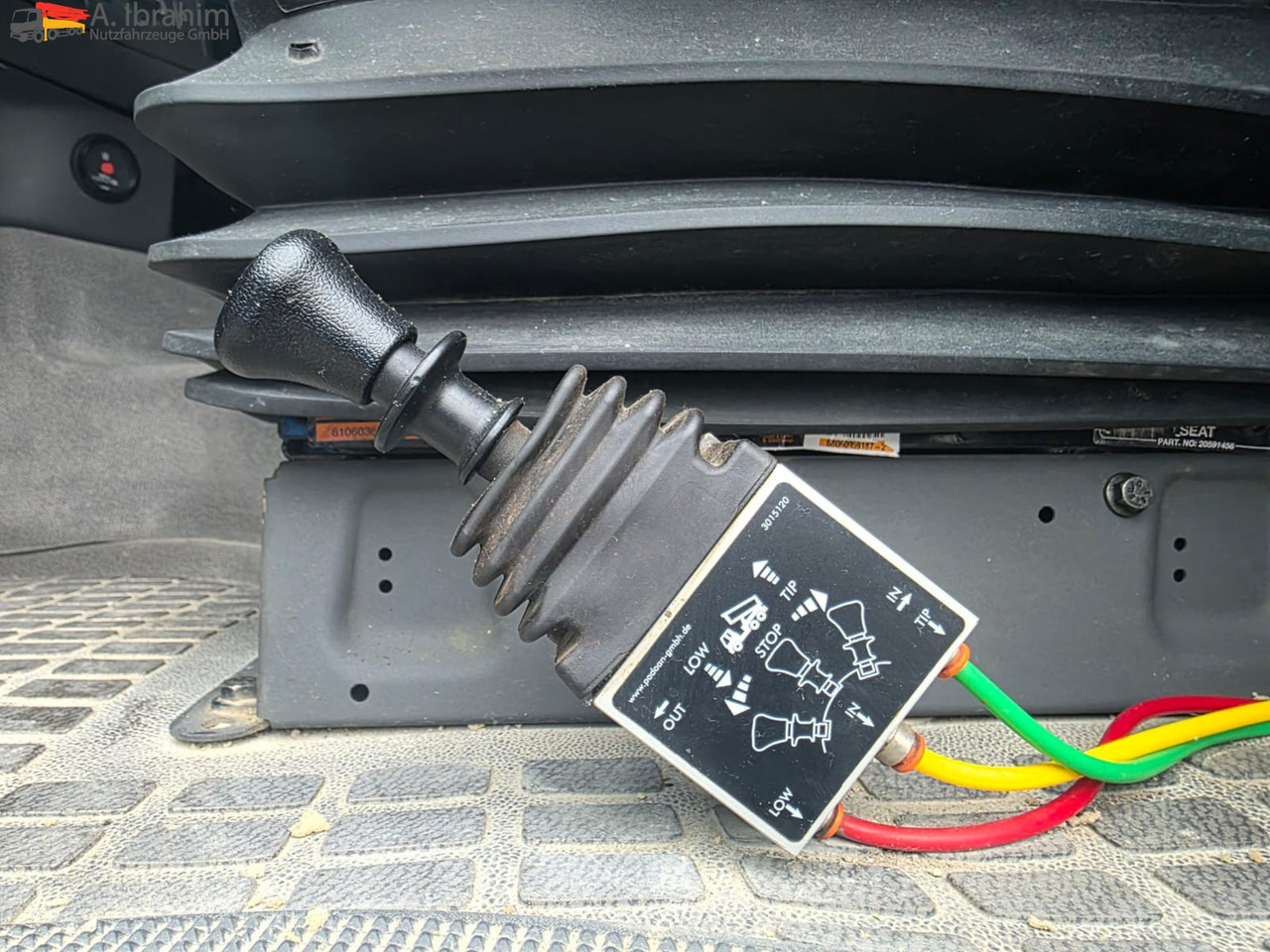 Volvo FH 520 | 6x4 | V8 | Kipphydraulik | Blatt Blatt | Schaltgetriebe | Klima | Trommelbremse | 3 Pedals - شاحنة جرار: صور 4 Volvo FH 520 | 6x4 | V8 | Kipphydraulik | Blatt Blatt | Schaltgetriebe | Klima | Trommelbremse | 3 Pedals - شاحنة جرار: صور 4