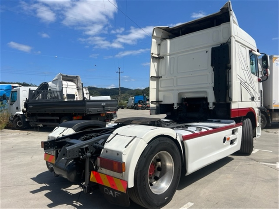 DAF XF 460 - شاحنة جرار: صور 3 DAF XF 460 - شاحنة جرار: صور 3
