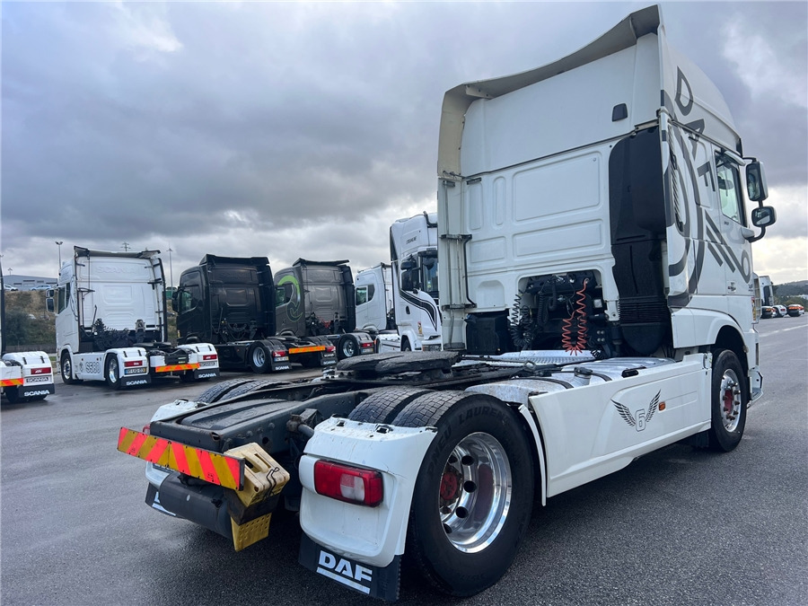 DAF XF 510 - شاحنة جرار: صور 3 DAF XF 510 - شاحنة جرار: صور 3